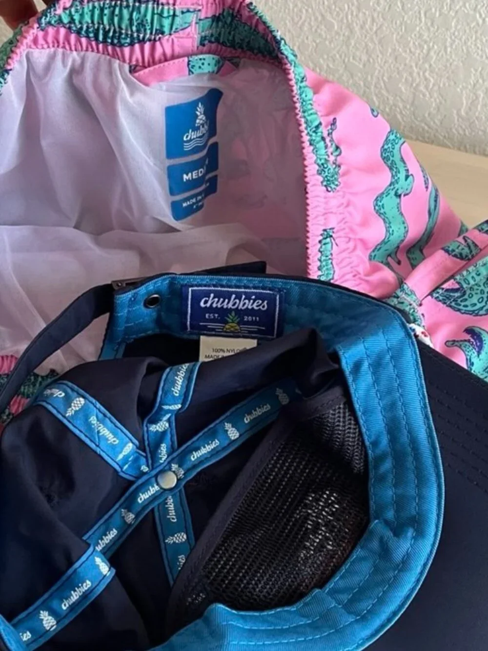 NEW Set of Chubbies Swim Trunk Shorts Medium and Baseball Hat One Size